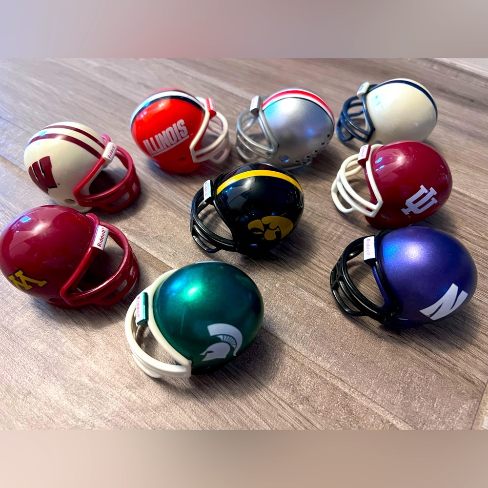 Riddell Big Ten lot Pocket Helmets